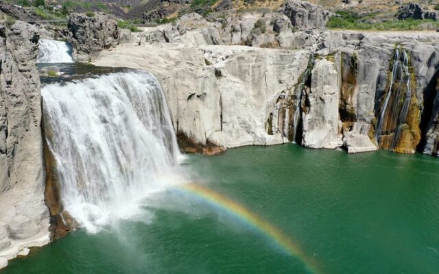Shoshone Falls with a rainbow Shoshone Falls with a rainbow